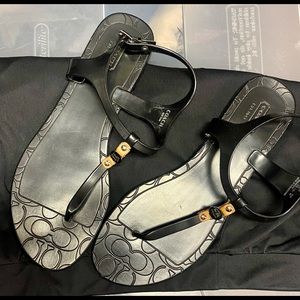 Coach Women’s Black Thong Jelly Piccadilly Sandals Shoes Size 10.
